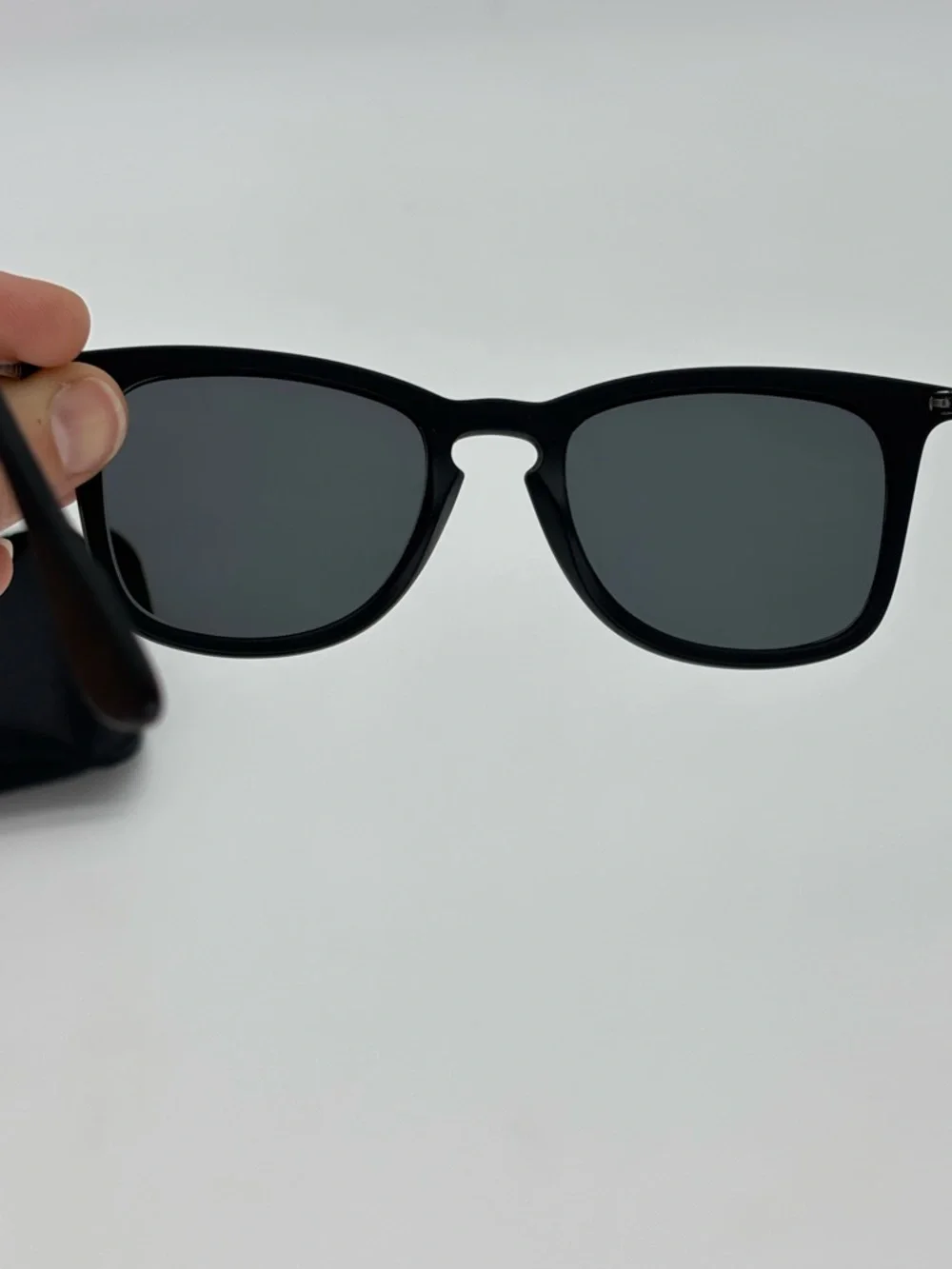 Ray-Ban RB4221 622/8G Black Sunglasses Matte Gray Gradient 50 19 145 3N Italy